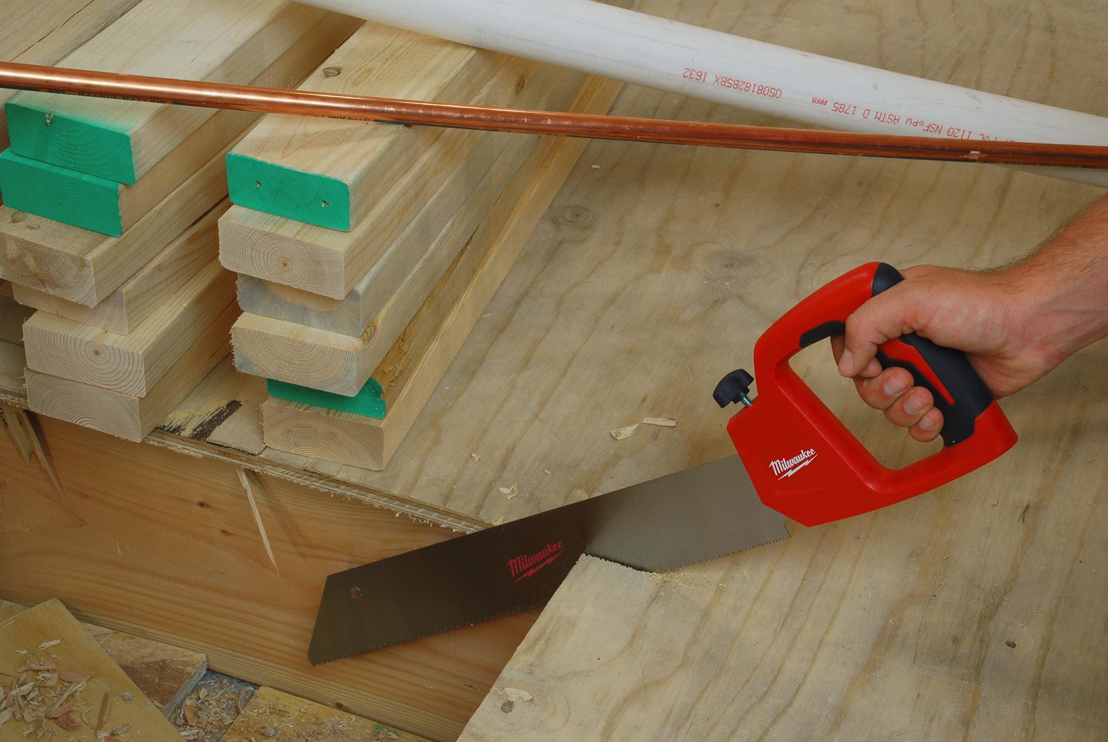 Fierăstrău PVC Milwaukee 48220212 - in utilizare 2