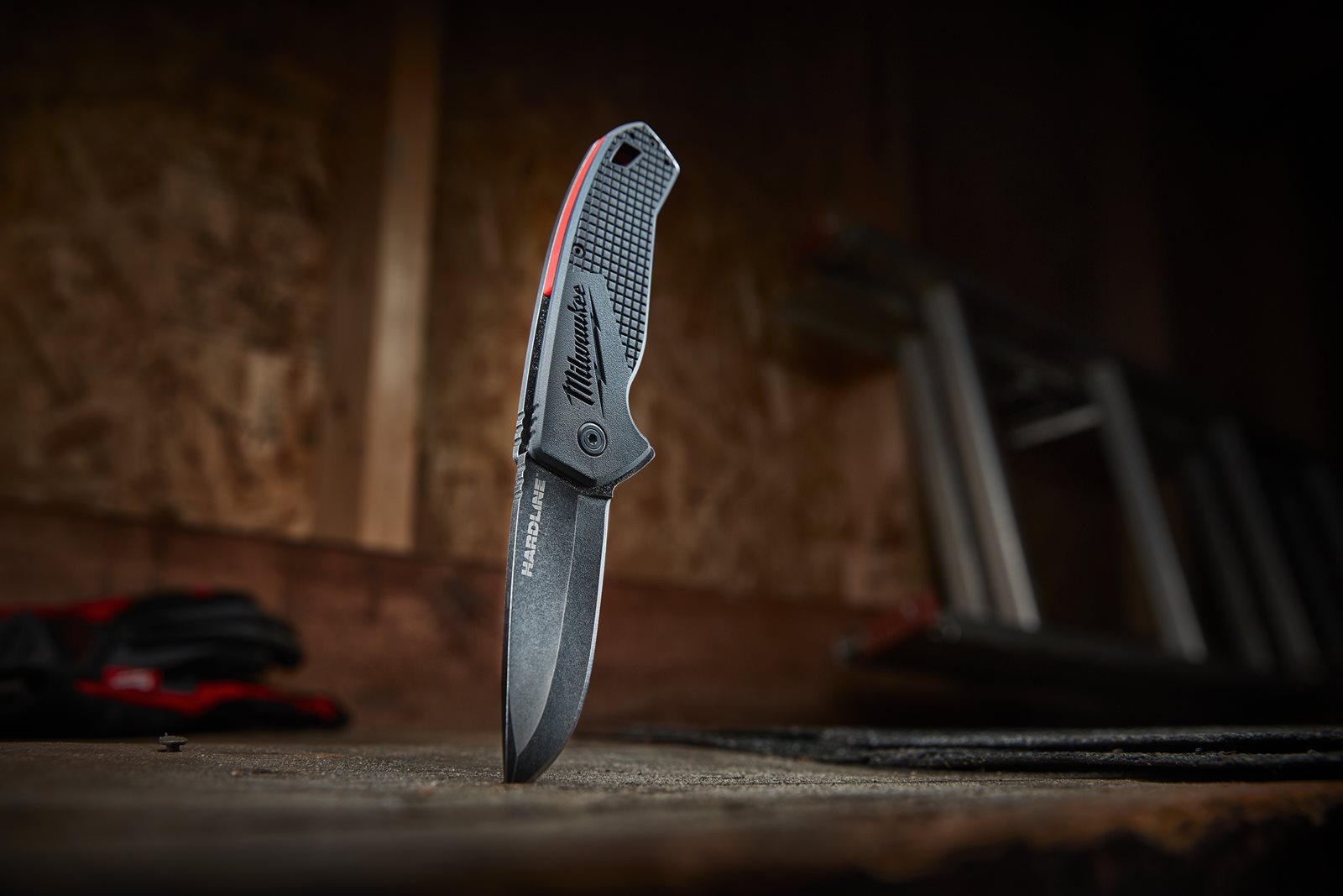 Cuțite utilitare pliabile HARDLINE Milwaukee 48221994 - in utilizare 1