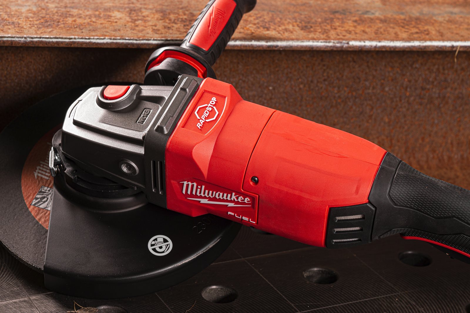 Discuri PRO+ pentru debitare metal 22 mm Milwaukee 4932451491 - in utilizare 2