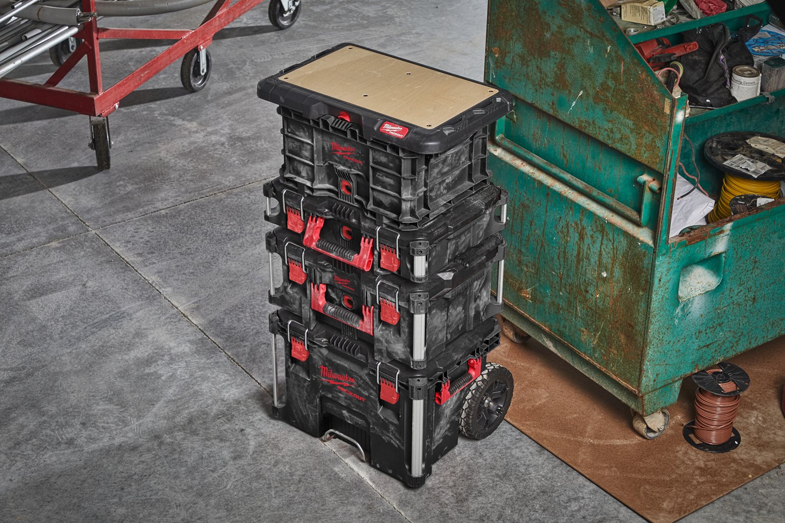 Suprafață de lucru personalizabilă PACKOUT Milwaukee - in utilizare 1
