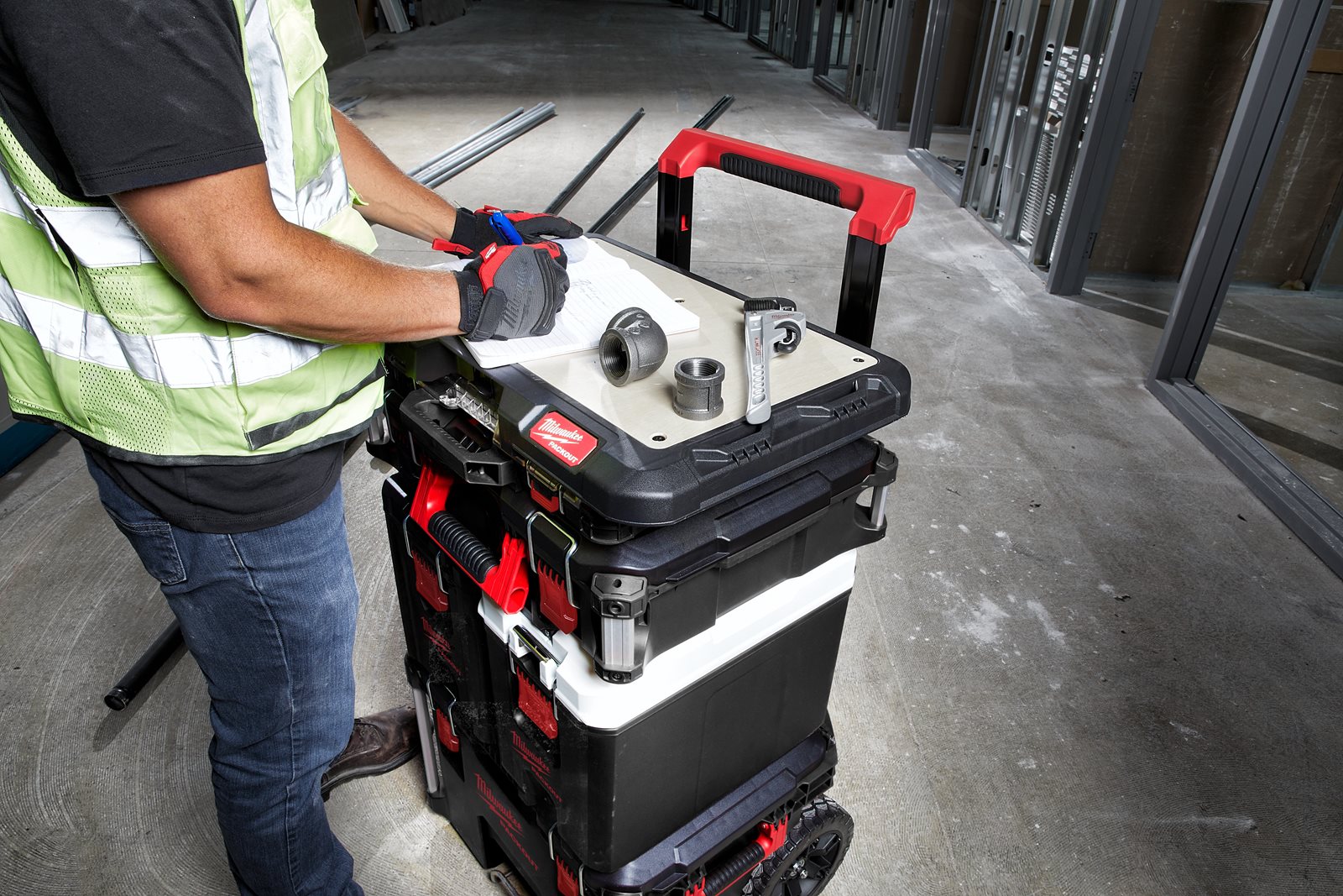 Suprafață de lucru personalizabilă PACKOUT Milwaukee - in utilizare 2