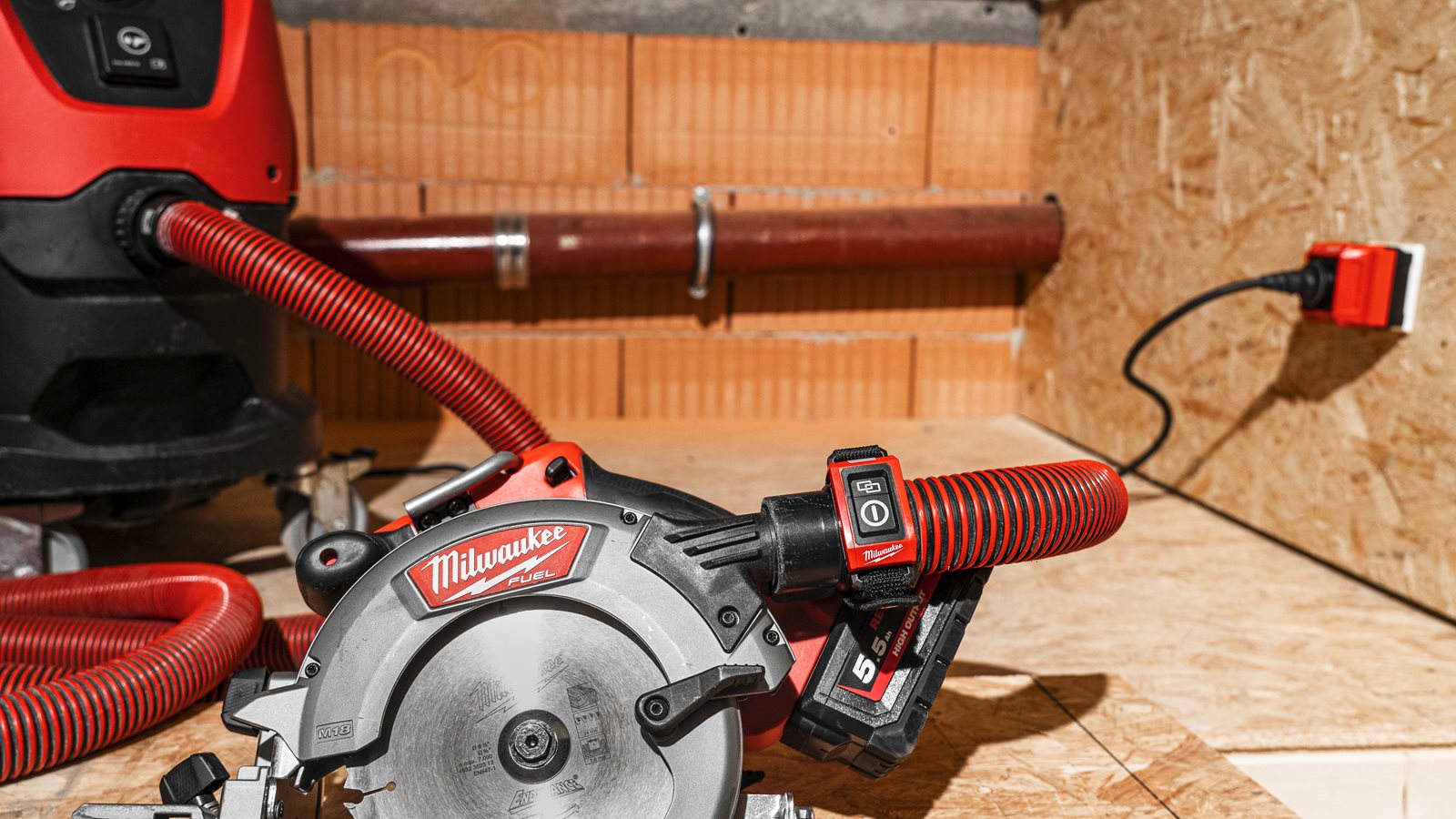 Kit de control de la distanță Milwaukee RCS - in utilizare 1