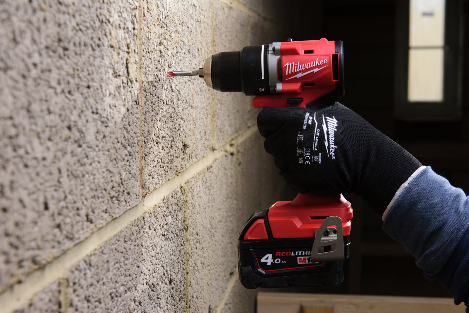 Mănuși de uz general 12 buc Milwaukee 4932493238 - in utilizare 1