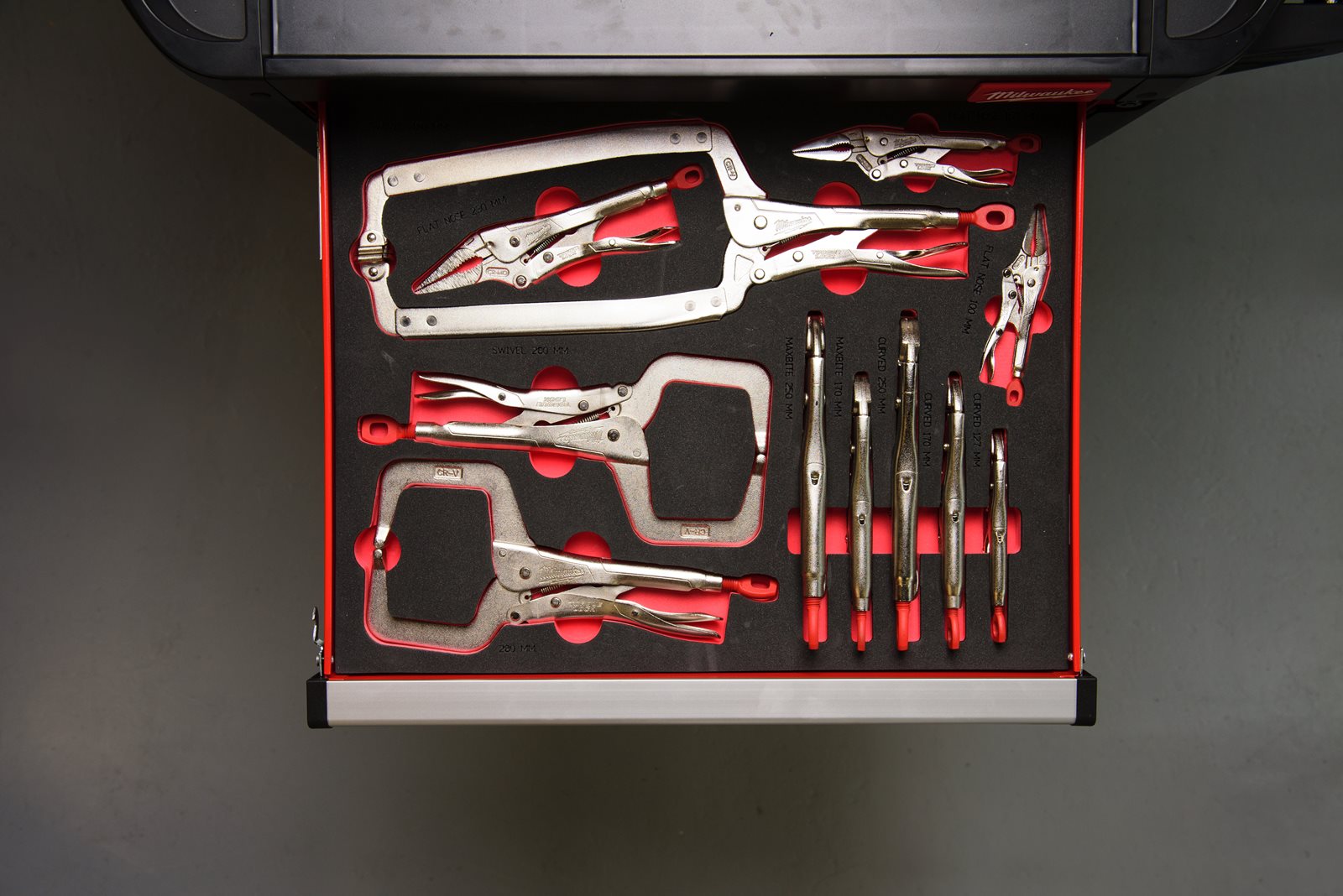 Set inserție spumă clești TORQUE LOCK 11 buc Milwaukee - in utilizare 1
