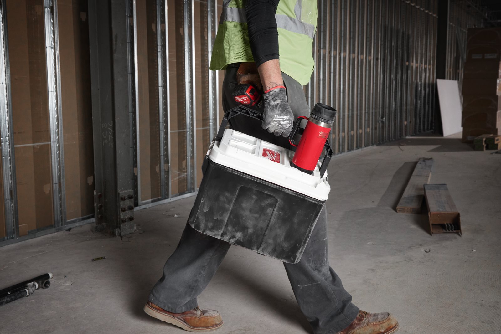 Packout Mugs 532 ml Milwaukee 4932493471 - in utilizare 2