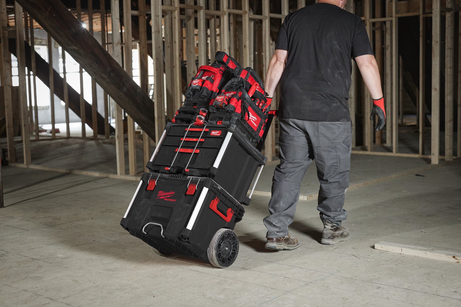 Geantă scule închisă PACKOUT 38 cm Milwaukee - in utilizare 6