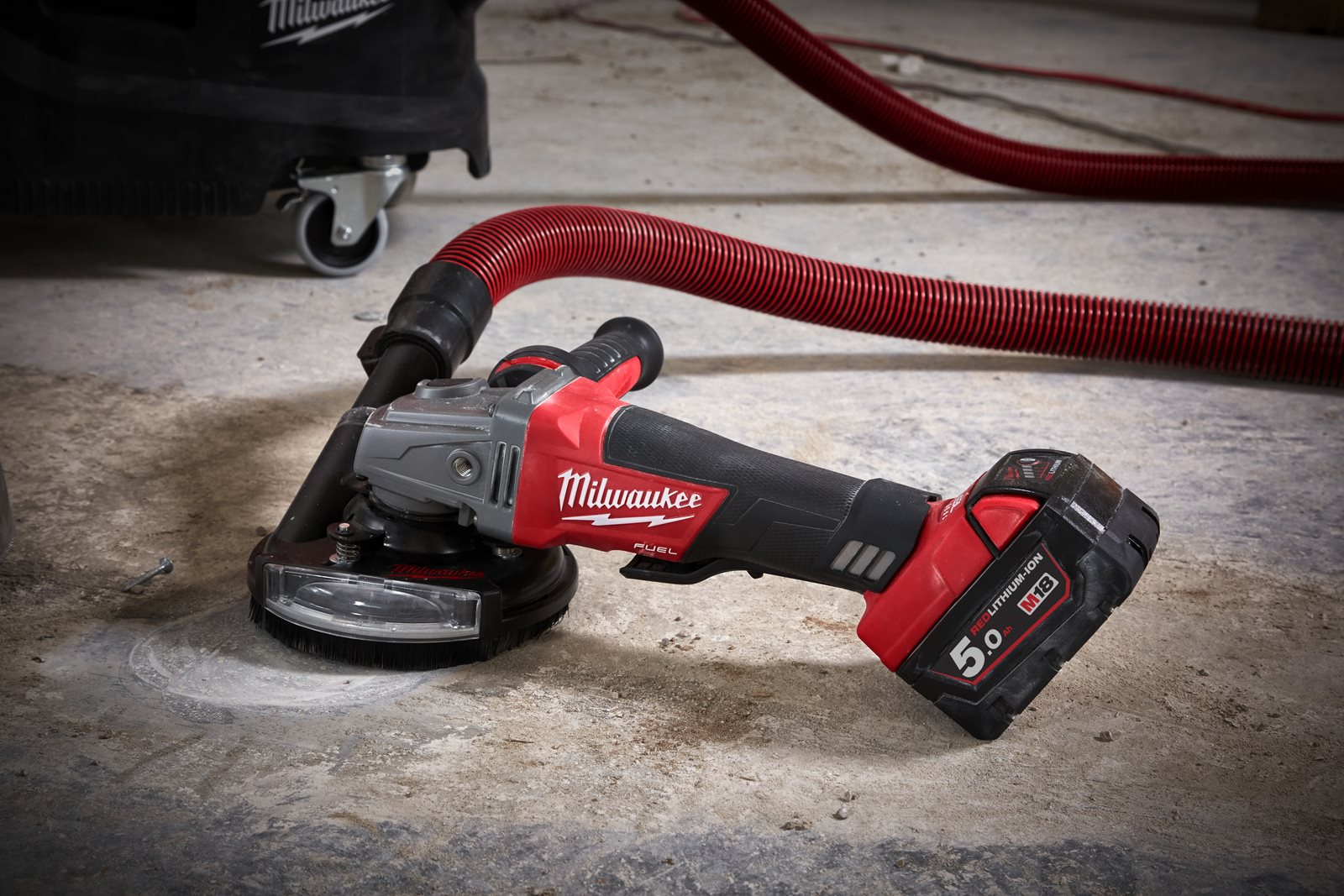 Aspirator 30L, clasa L Milwaukee AS 30 LAC - in utilizare 5