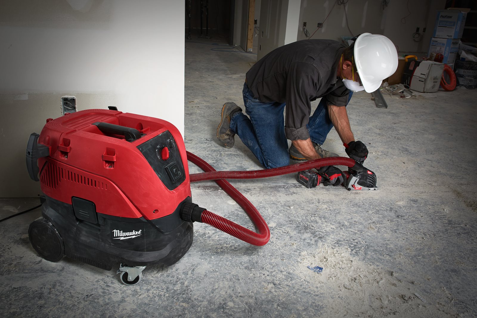 Aspirator 30L, clasa L Milwaukee AS 30 LAC - in utilizare 7