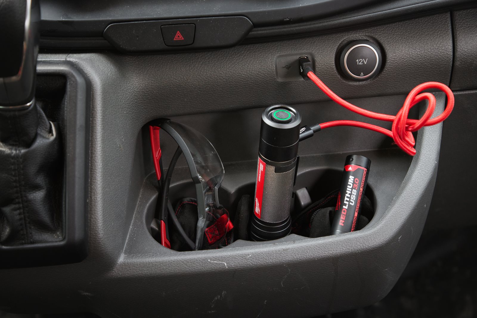 Lanternă reîncărcabilă USB, 2000 lumeni Milwaukee L4 FL2000-301 - in utilizare 12
