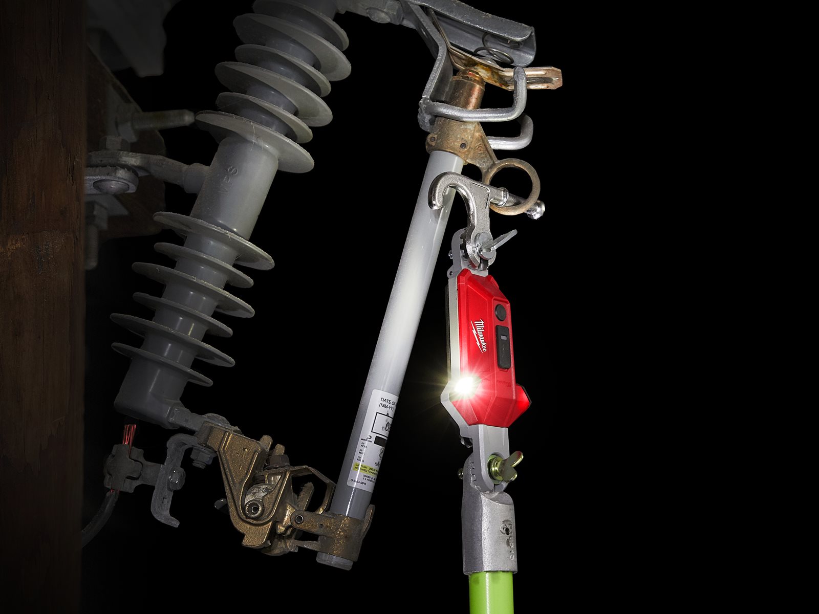 Lanternă USB reîncărcabilă Hot Stick Milwaukee L4 HSL-301 - in utilizare 1
