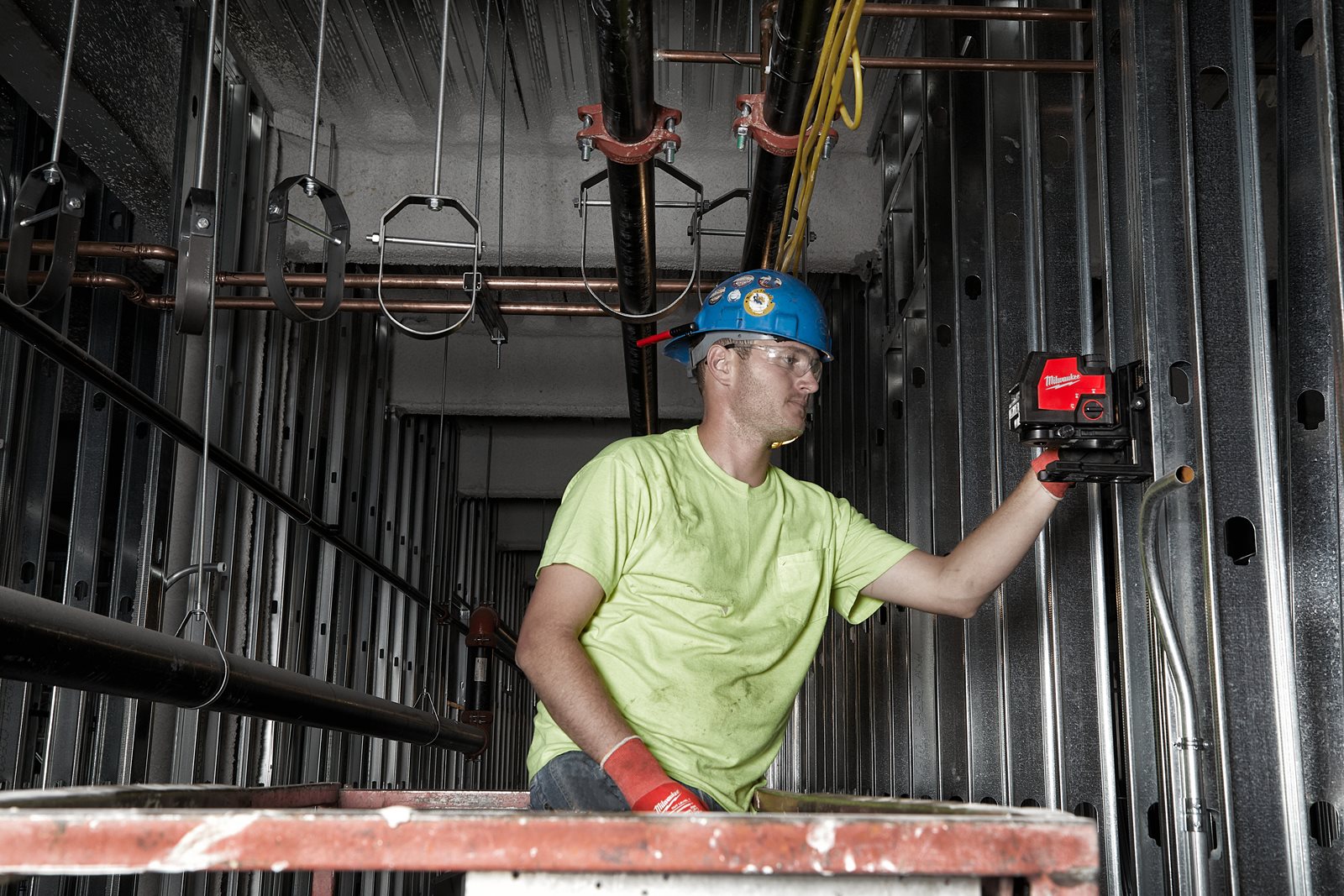 Suport montare laser la 360° Milwaukee LM360 - in utilizare 1