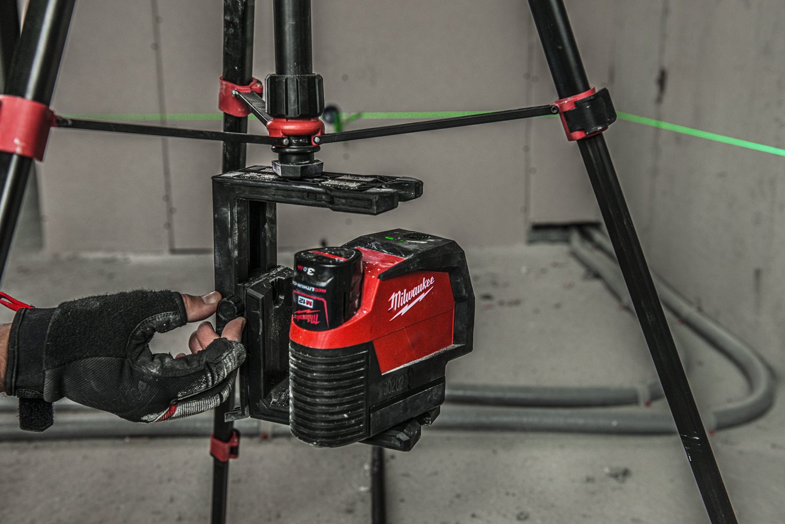 Suport montare laser la 360° Milwaukee LM360 - in utilizare 11