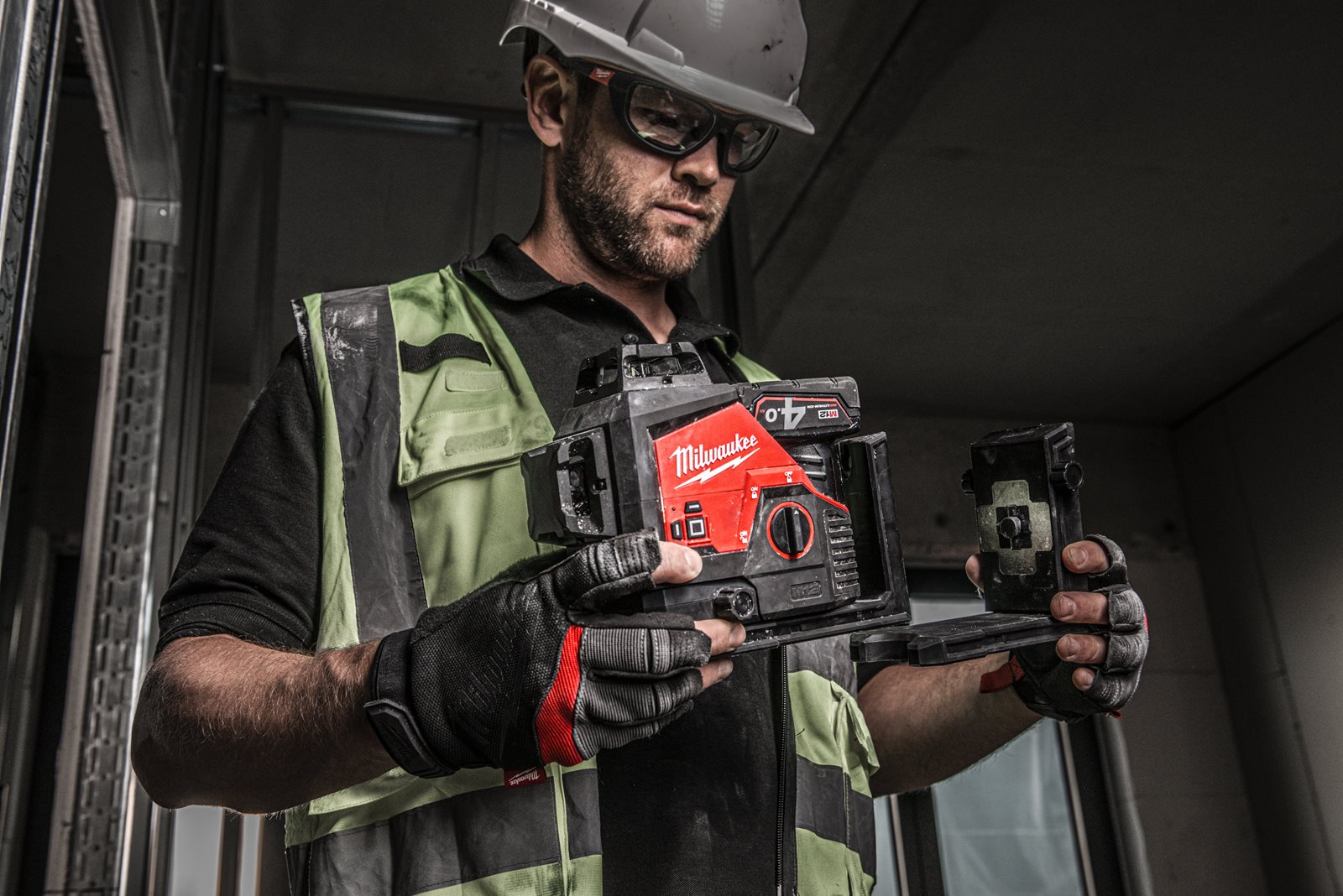 Suport montare laser la 360° Milwaukee LM360 - in utilizare 12