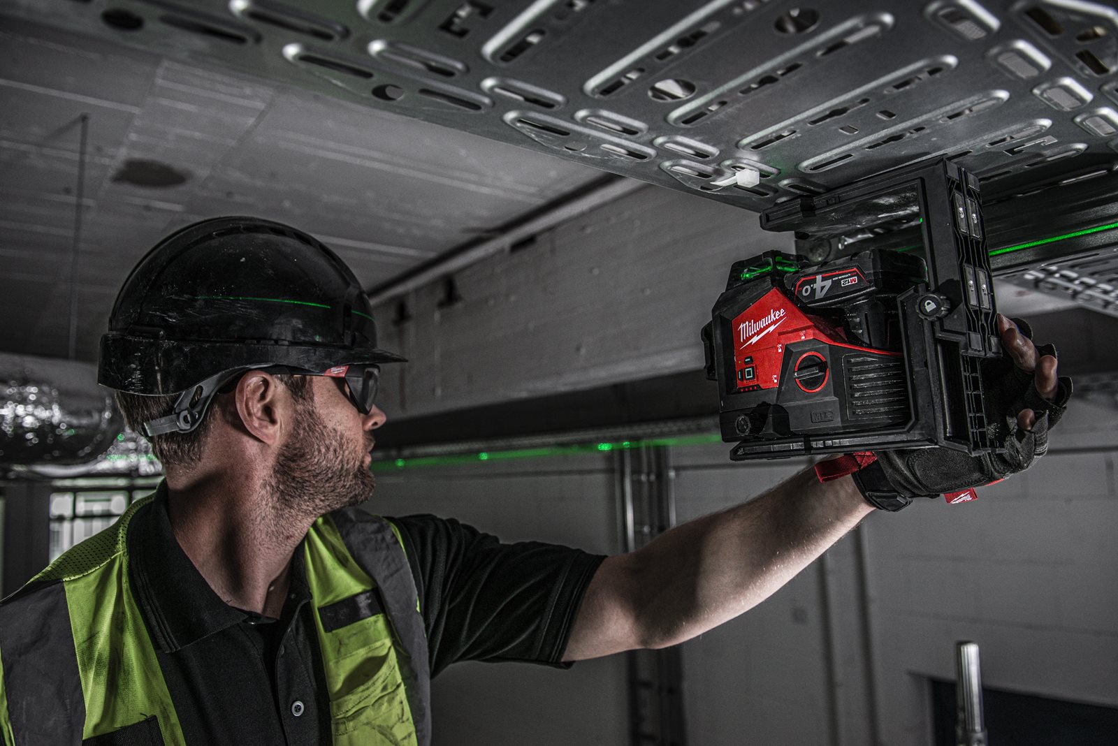 Suport montare laser la 360° Milwaukee LM360 - in utilizare 14