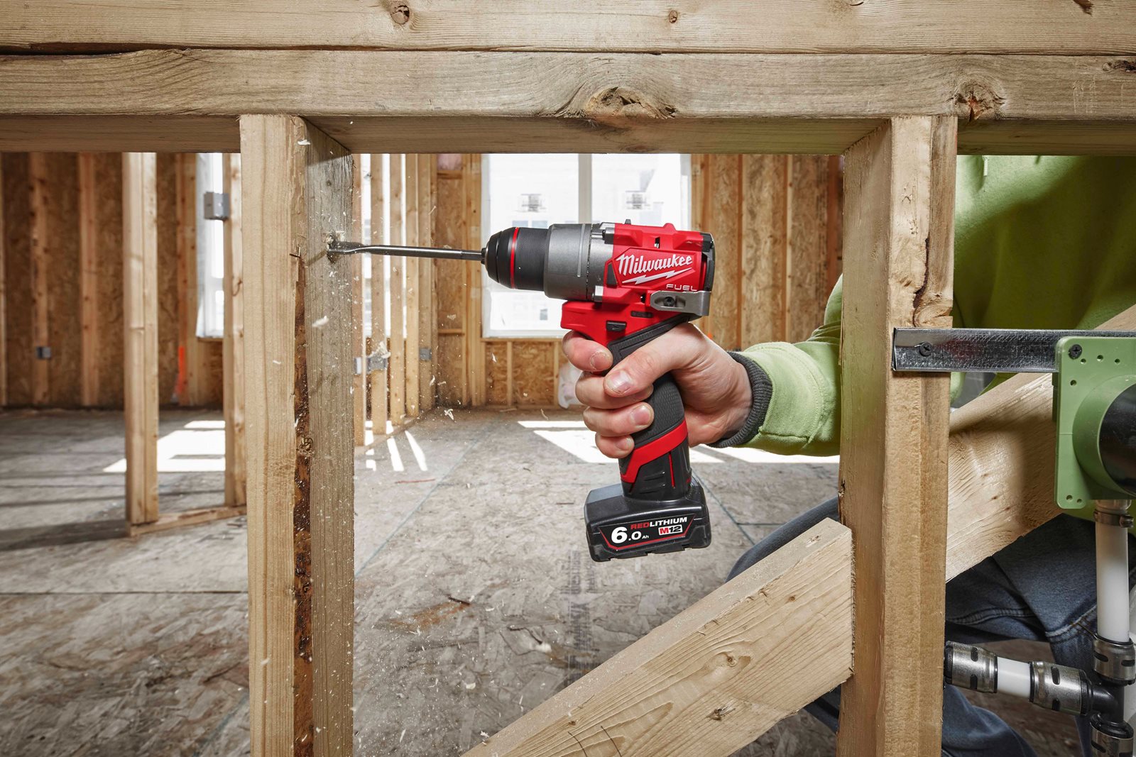 Mașină de găurit M12 FUEL subcompactă Milwaukee M12 FDD2-0 - in utilizare 4