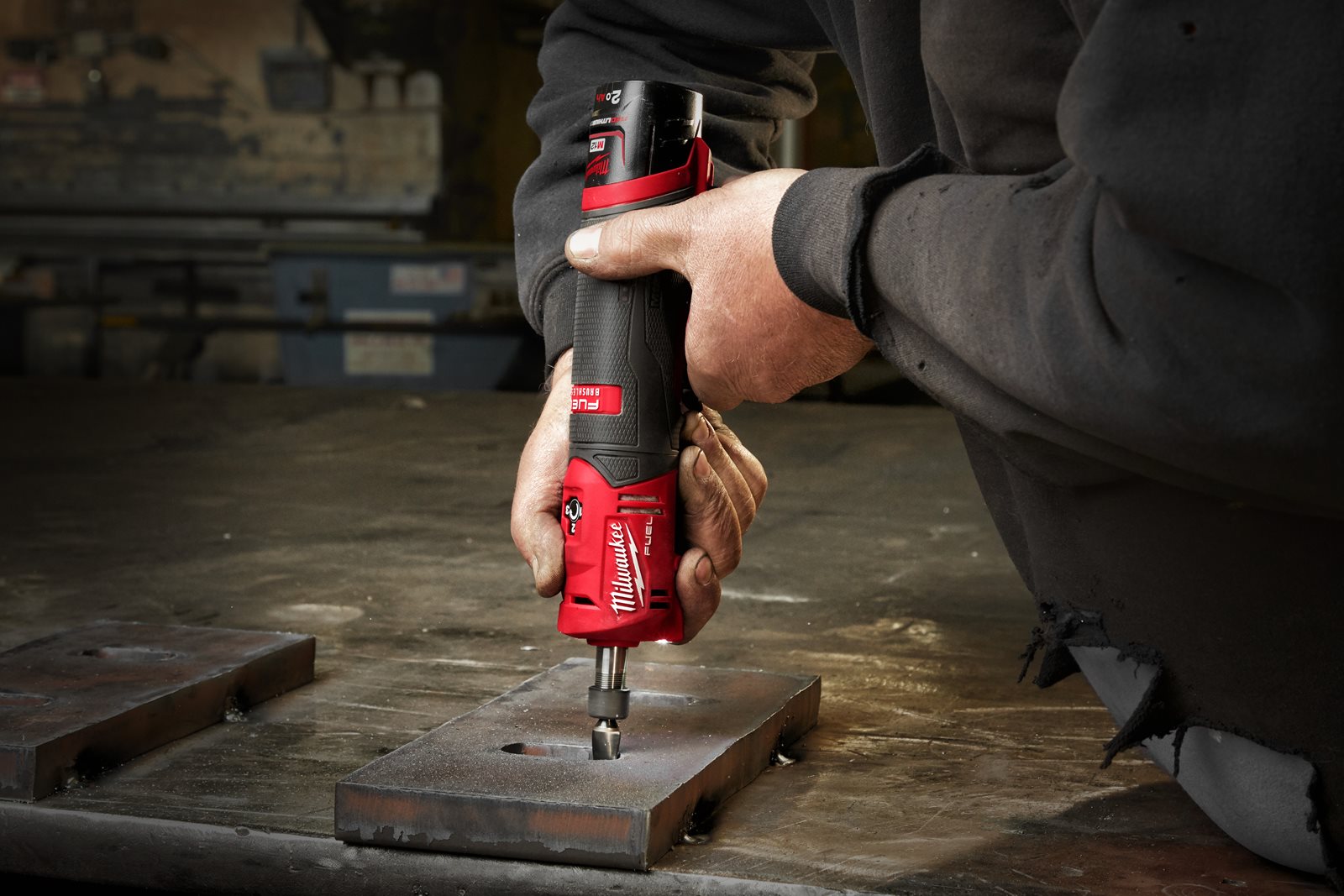 Polizor drept M12 FUEL Milwaukee M12 FDGS-0 - in utilizare 1