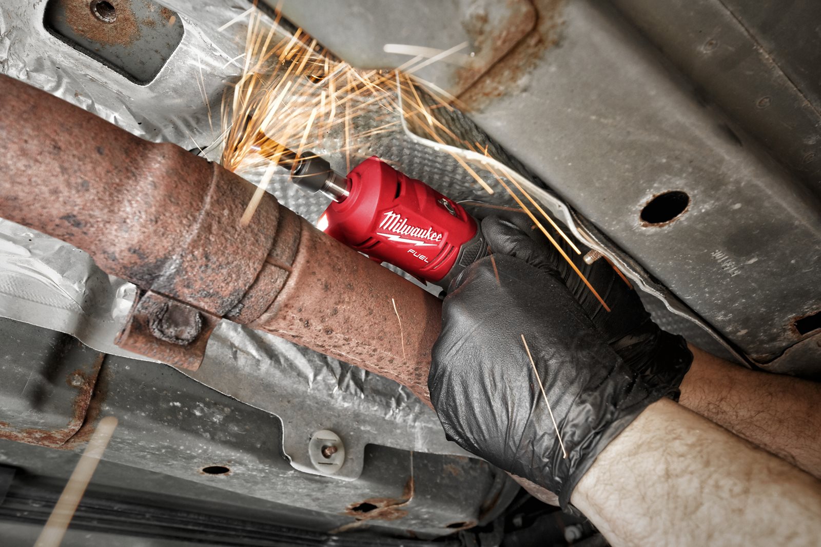 Polizor drept M12 FUEL Milwaukee M12 FDGS-0 - in utilizare 5