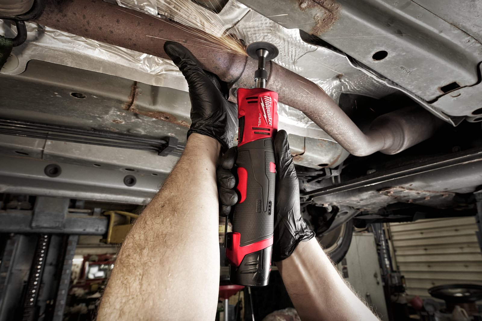 Polizor drept M12 FUEL Milwaukee M12 FDGS-0 - in utilizare 6