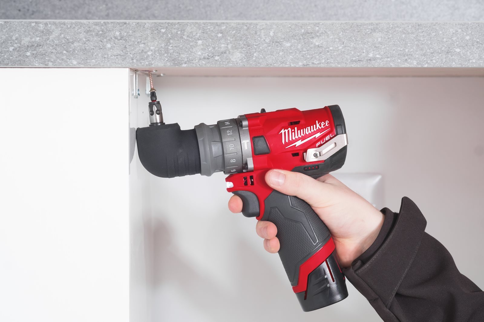 Mașină de găurit M12 FUEL subcompactă cu percuție și mandrină detașabilă Milwaukee M12 FPDX-0 4933464135 - in utilizare 7
