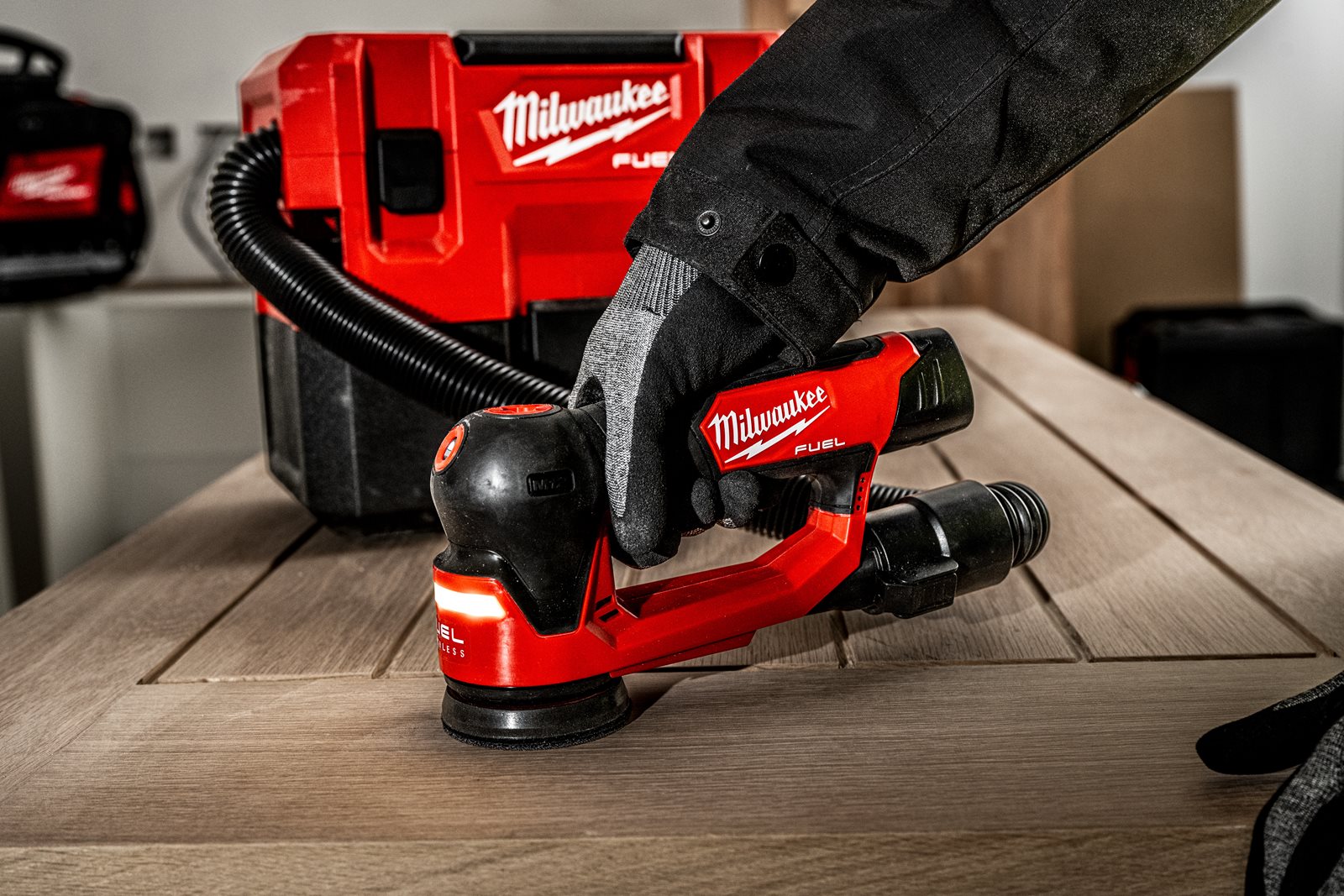 Șlefuitor orbital M12 FUEL 75 mm Milwaukee M12 FSDR75-0B - in utilizare 1