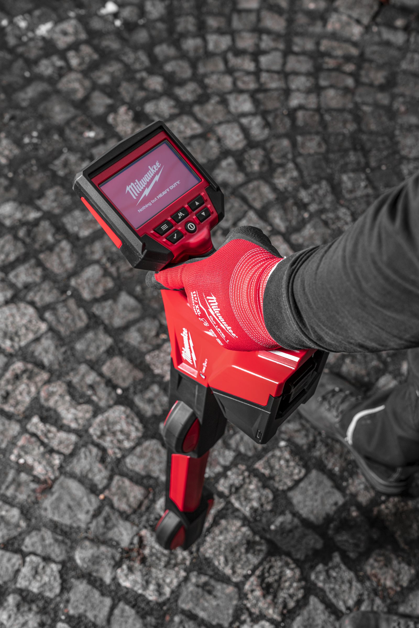 Localizator de țevi M12 Milwaukee M12 PL-0C - in utilizare 10