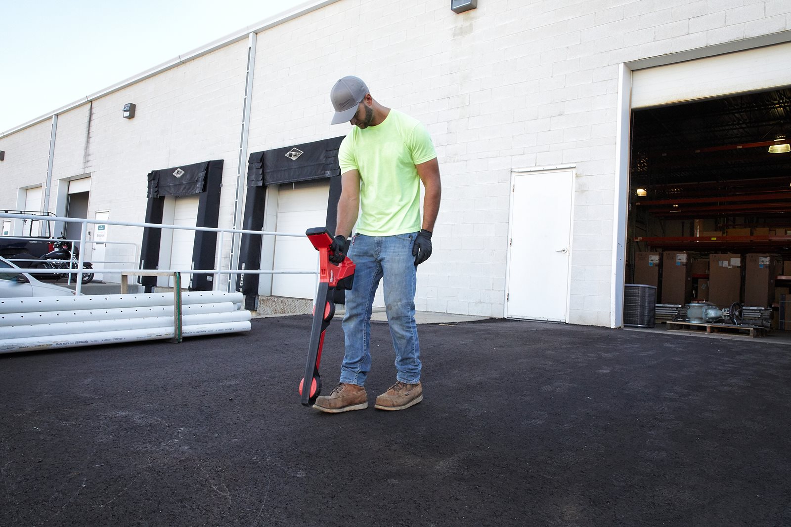Localizator de țevi M12 Milwaukee M12 PL-0C - in utilizare 2
