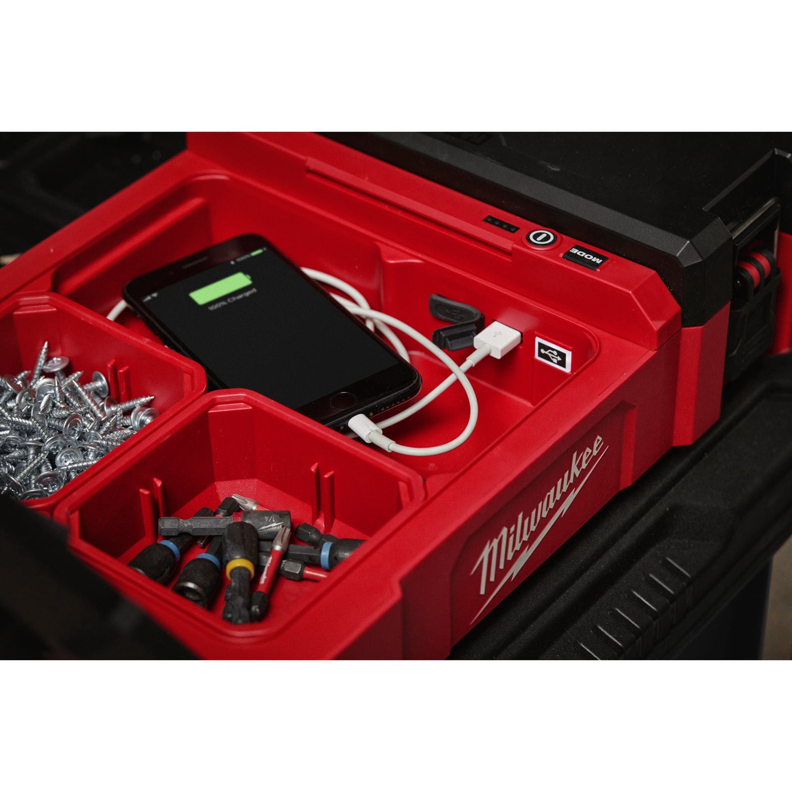 Proiector M12 PACKOUT 1400 lumeni Milwaukee M12 POAL-0 - detaliu 3