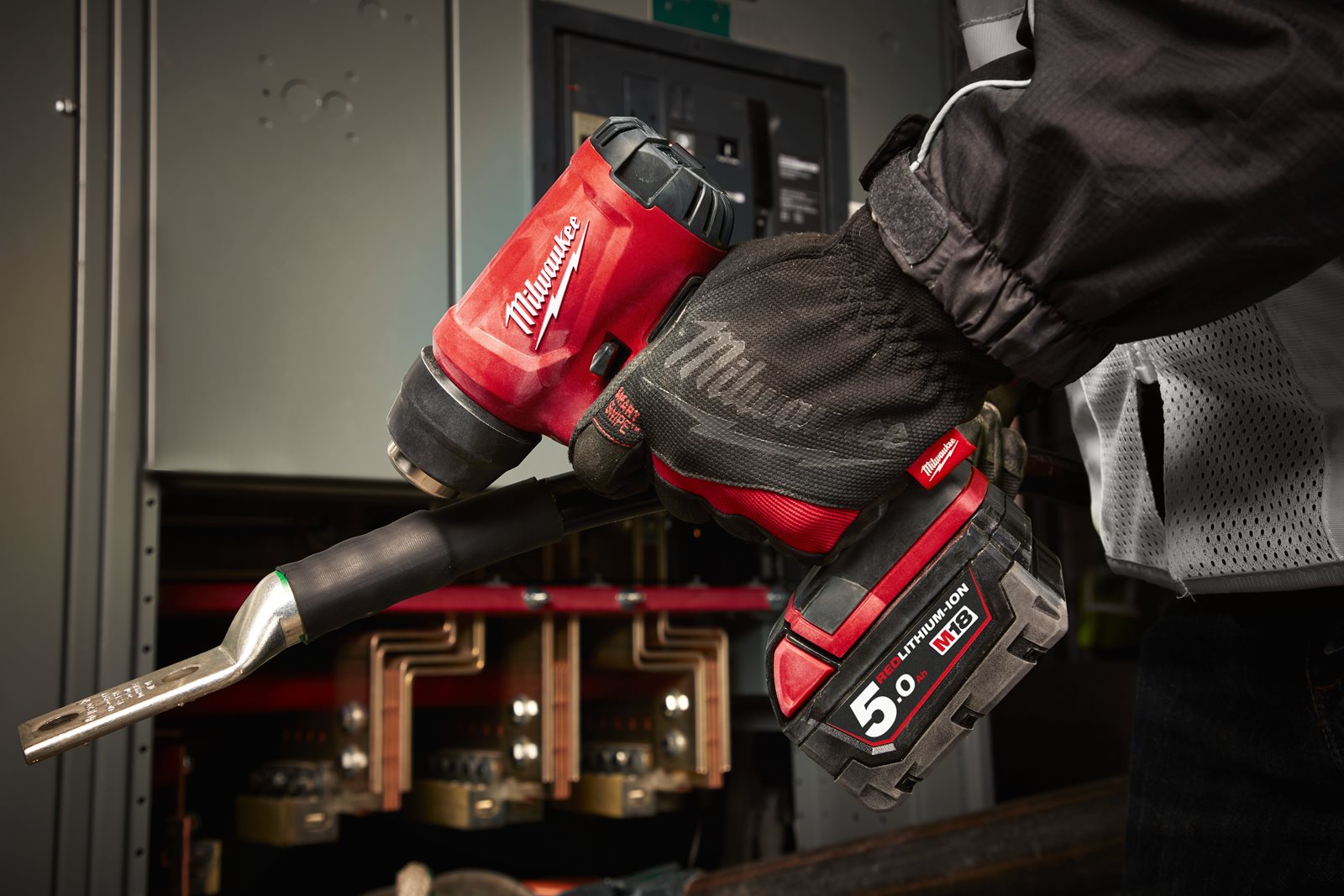 Pistol aer cald compact M18 Milwaukee M18 BHG-0 - in utilizare 1