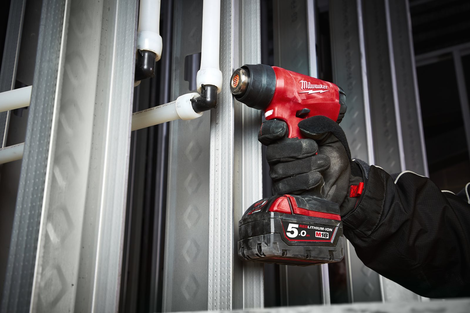 Pistol aer cald compact M18 Milwaukee M18 BHG-0 - in utilizare 2