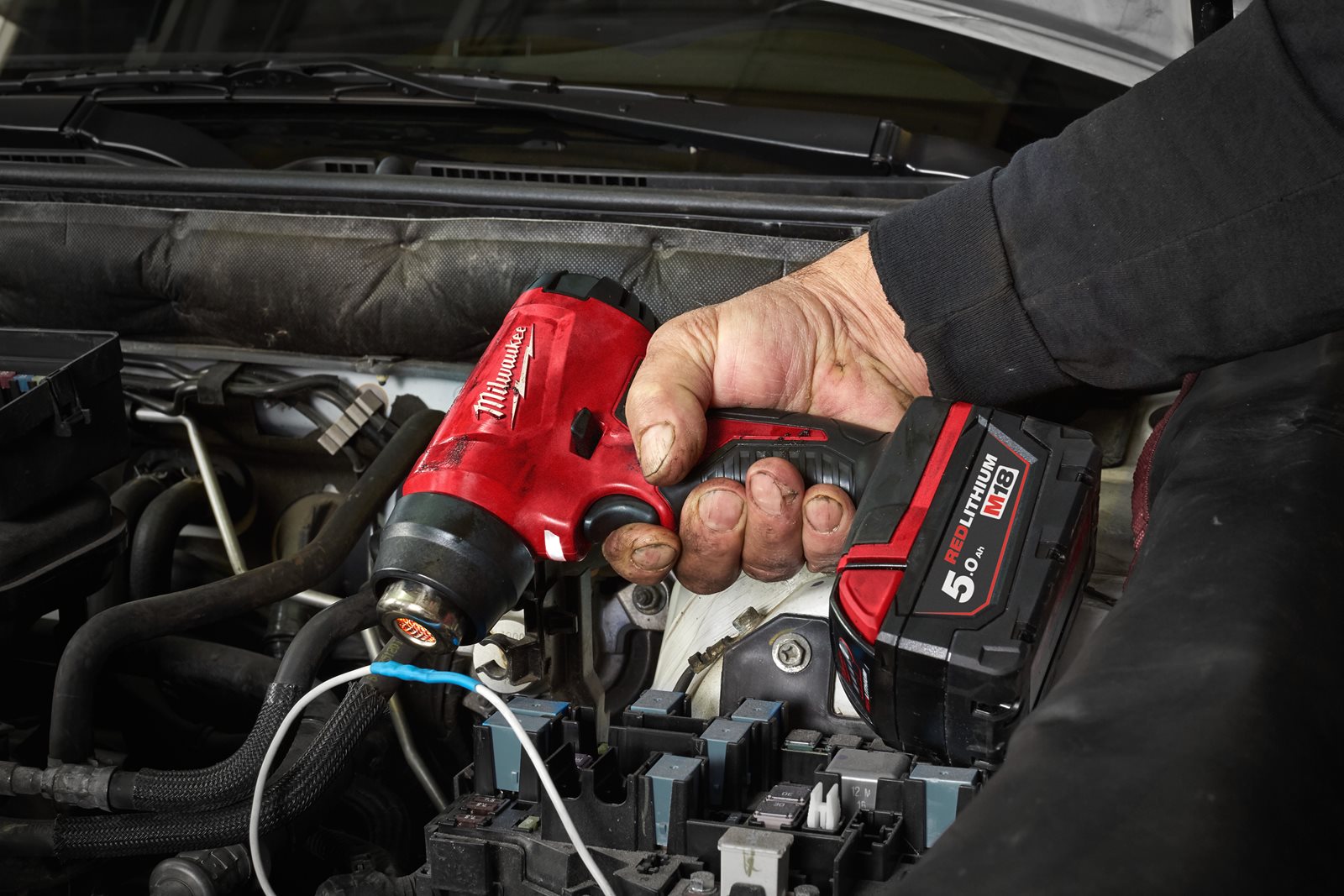 Pistol aer cald compact M18 Milwaukee M18 BHG-0 - in utilizare 6