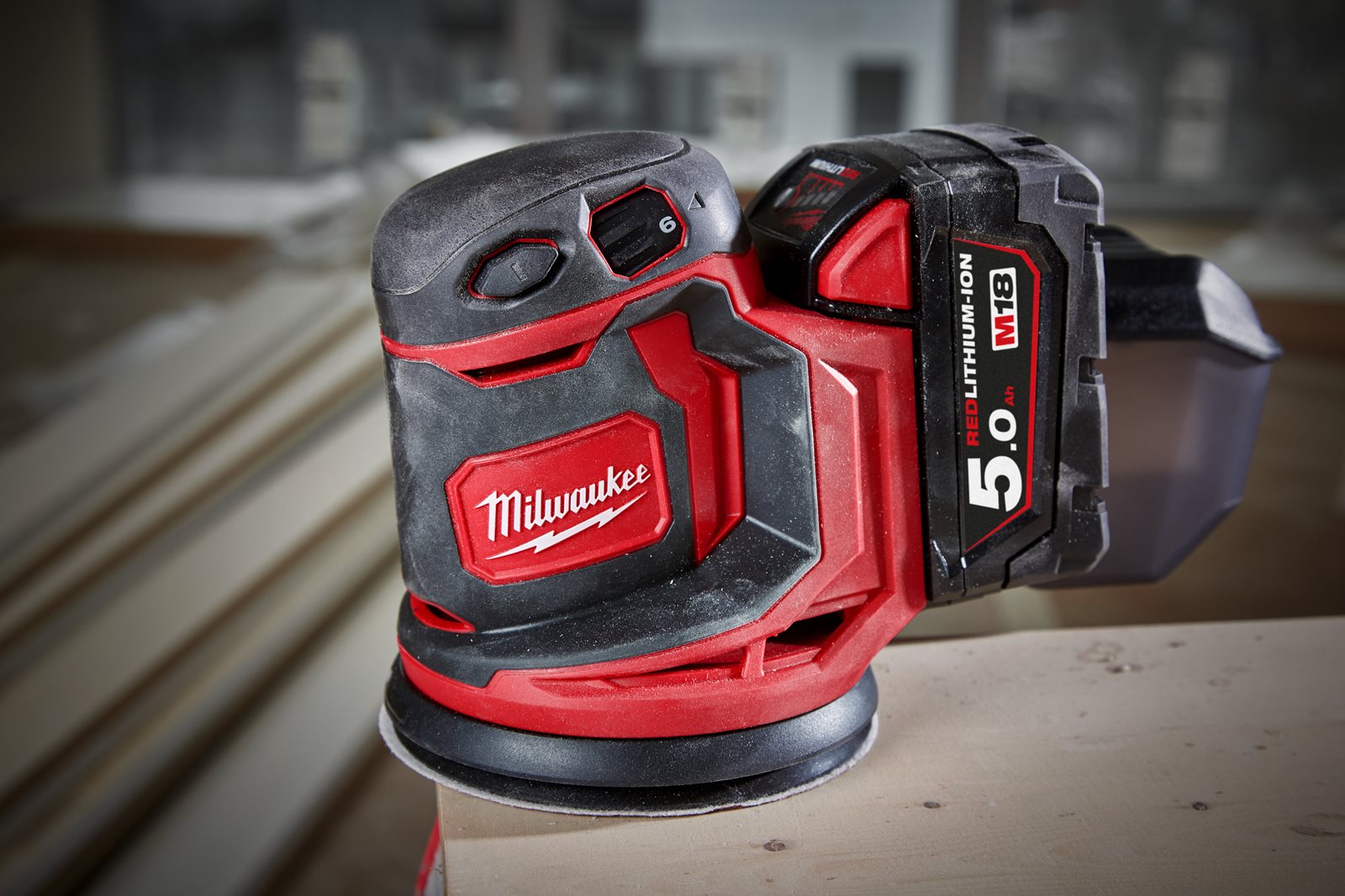 Șlefuitor orbital 125 mm M18 Milwaukee M18 BOS125-0 - in utilizare 1