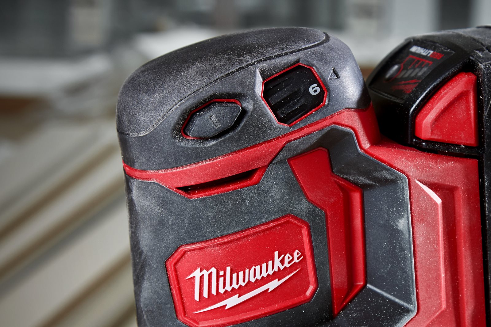 Șlefuitor orbital 125 mm M18 Milwaukee M18 BOS125-0 - in utilizare 5