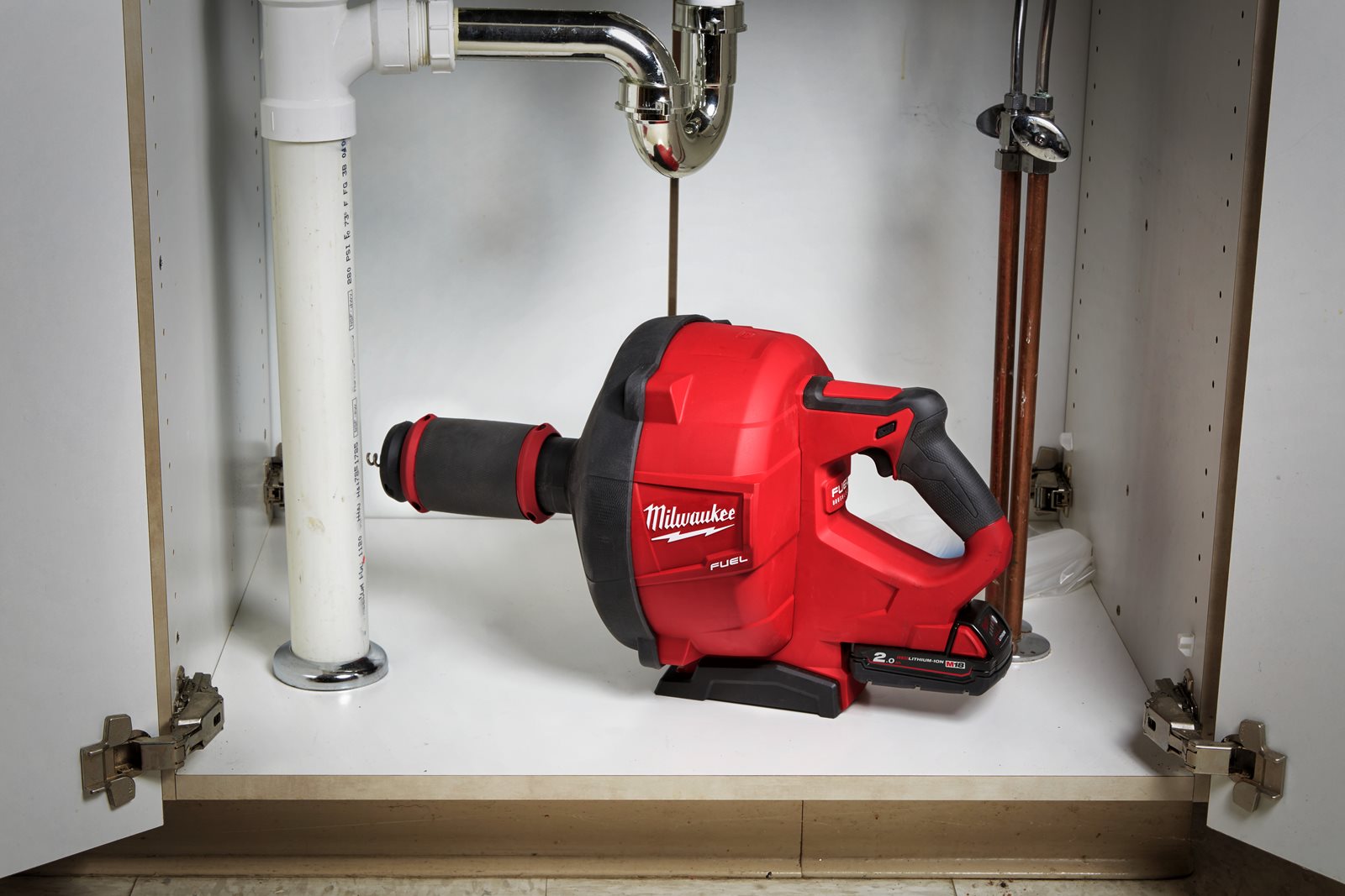 Mașină desfundat țevi M18 FUEL - alimentare 10 mm Milwaukee M18 FDCPF10-0C - in utilizare 8