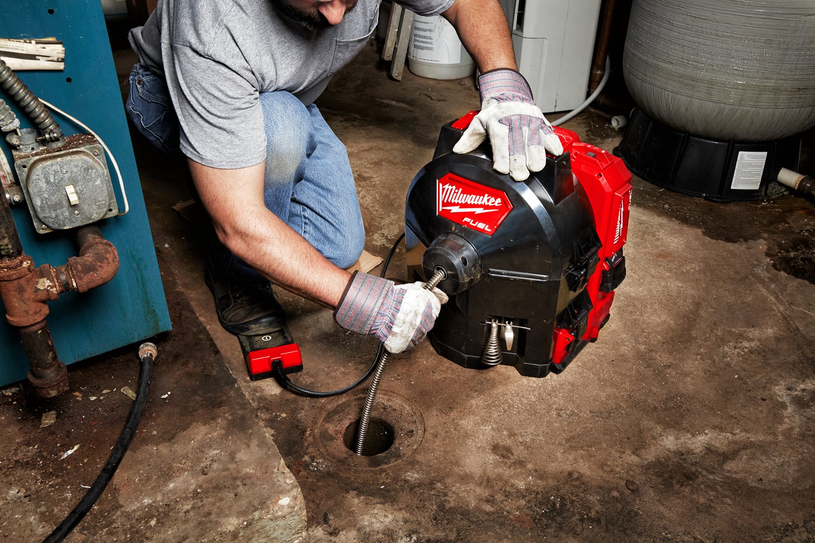 Mașină desfundat țevi autonomă 10 mm M18 FUEL Milwaukee M18 FFSDC10-0 - in utilizare 14