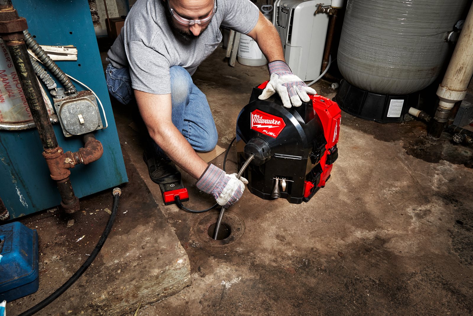 Mașină desfundat țevi autonomă 16 mm M18 FUEL Milwaukee M18 FFSDC16-0 - in utilizare 14
