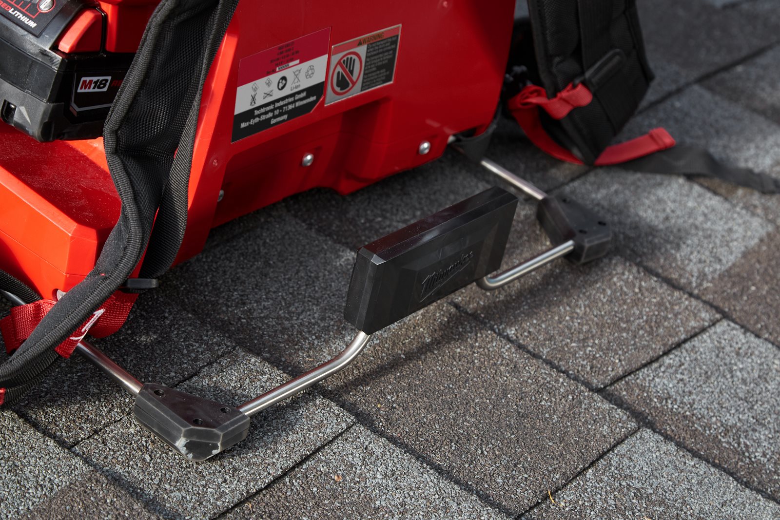 Mașină desfundat țevi autonomă 16 mm M18 FUEL Milwaukee M18 FFSDC16-0 - in utilizare 9
