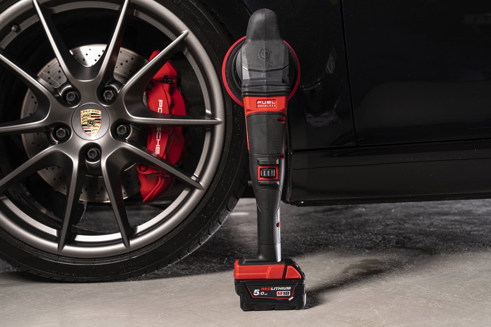 Mașină de polișat orbitală M18 FUEL 15 mm Milwaukee M18 FROP15-0X - in utilizare 6