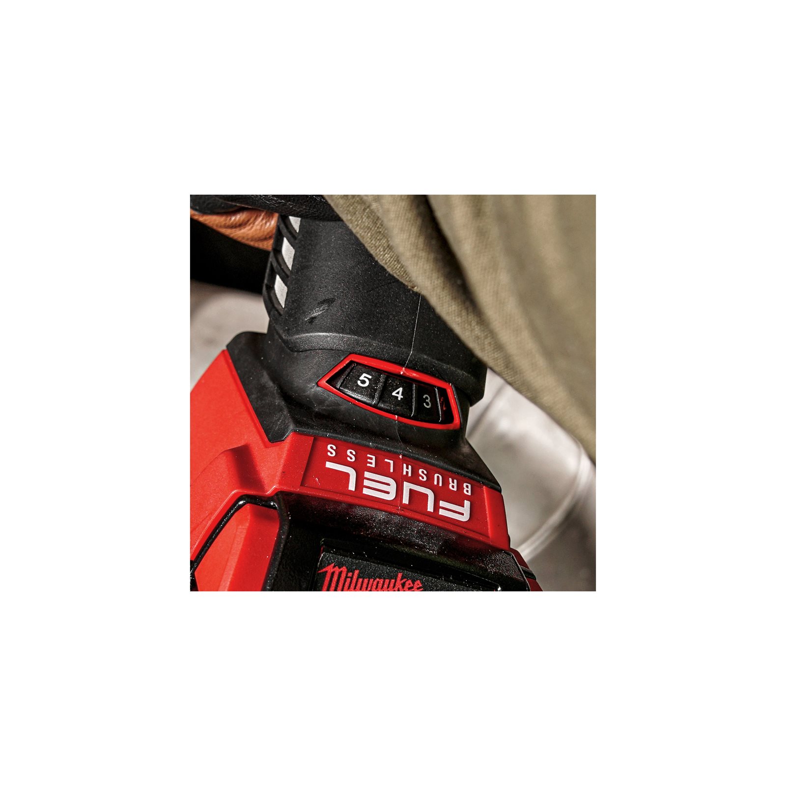 Polizor unghiular 115 mm cu turație variabilă, frânare și comutator tip clapetă M18 FUEL Milwaukee M18 FSAGV115XPDB-0X 4933478773 - detaliu 1