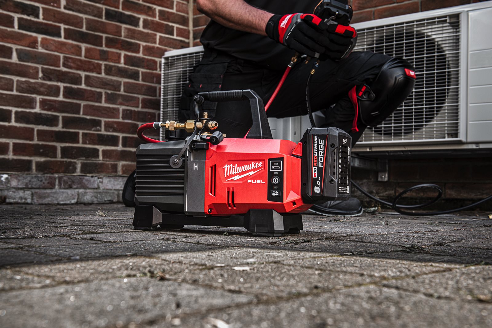 Pompă de vacuum M18 FUEL 5 CFM Milwaukee M18 FVP5-0 - in utilizare 8