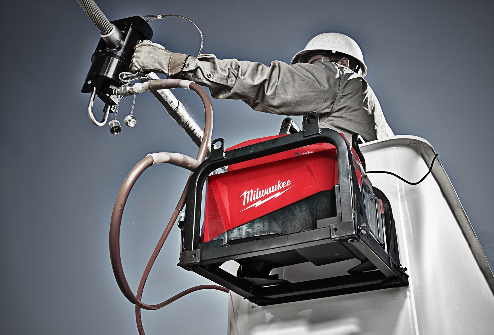 Pompă hidraulică utilitară M18 Milwaukee M18 HUP700 -121 4933471813 - in utilizare 16
