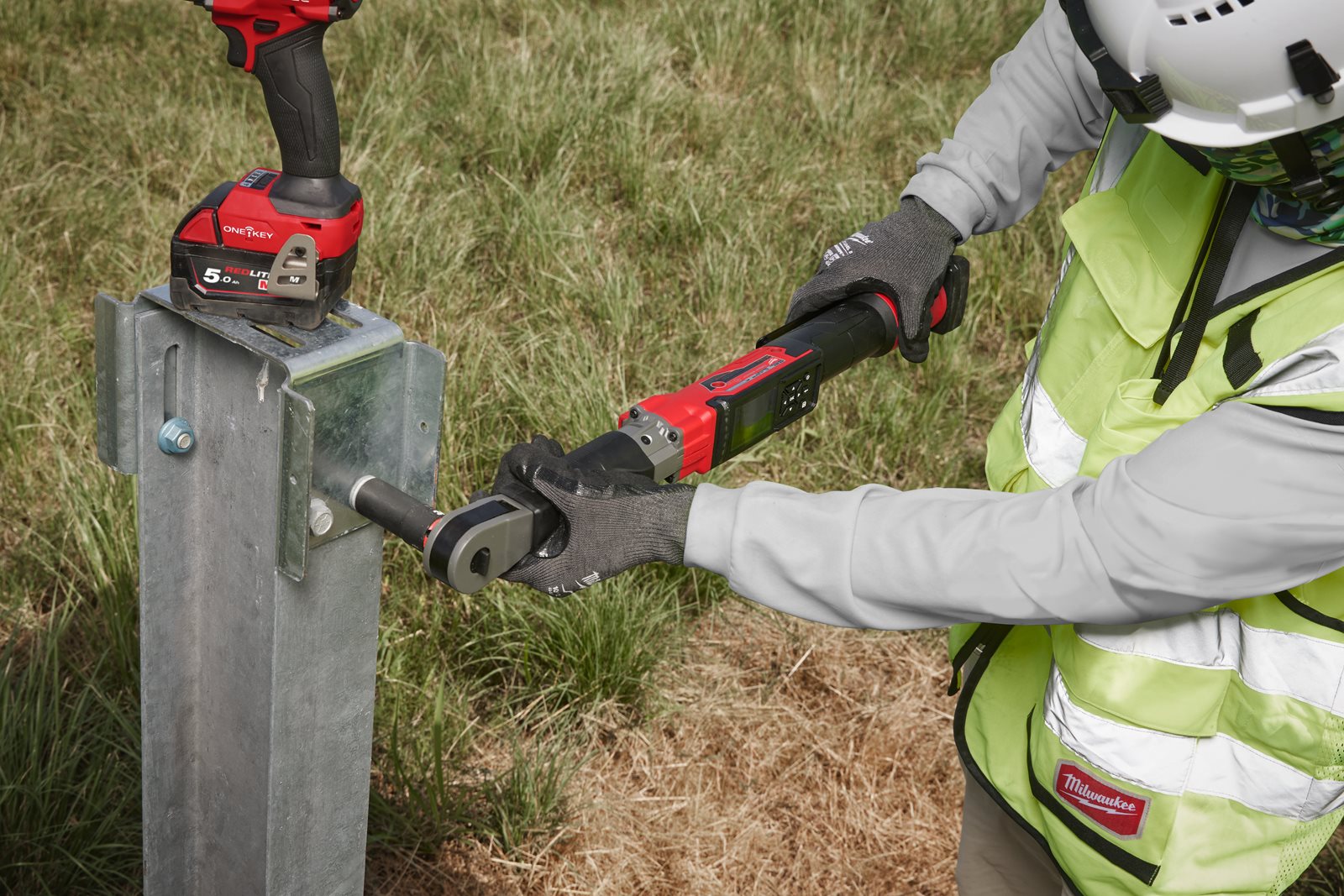 Cheie de impact de precizie M18 FUEL ONE-KEY TORQUE-SENSE 1/2" Milwaukee M18 ONEFIW2FC12-0X - in utilizare 2