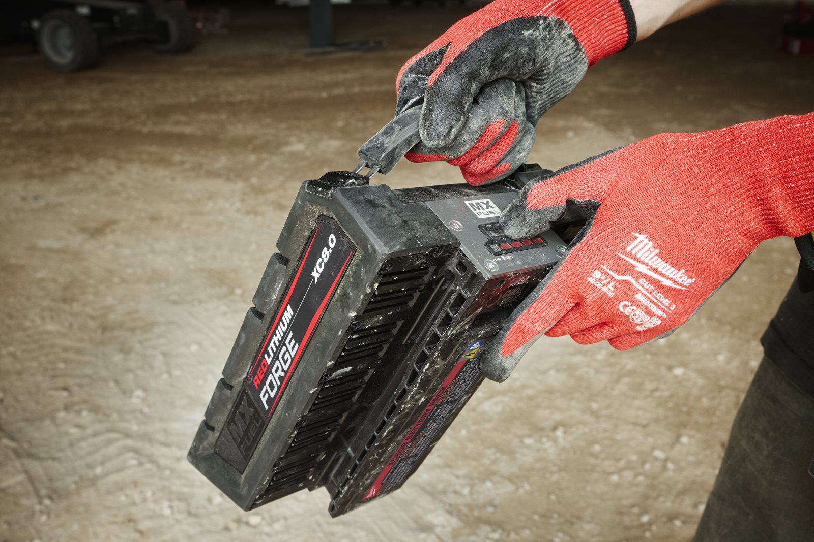 Acumulator 8.0 Ah MX FUEL FORGE Milwaukee MXF XC608 - in utilizare 2