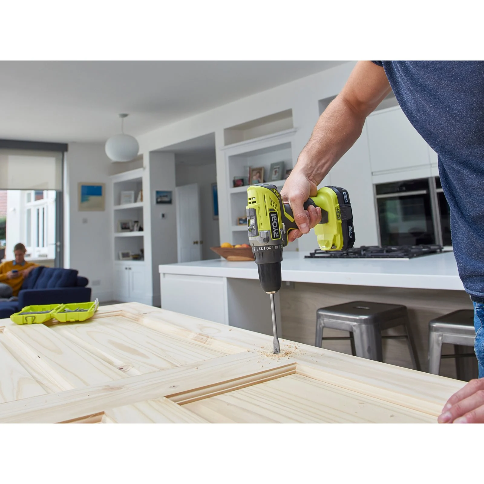 Mașină de găurit/înșurubat 18V ONE+ Ryobi R18DD3-0 - in utilizare 5