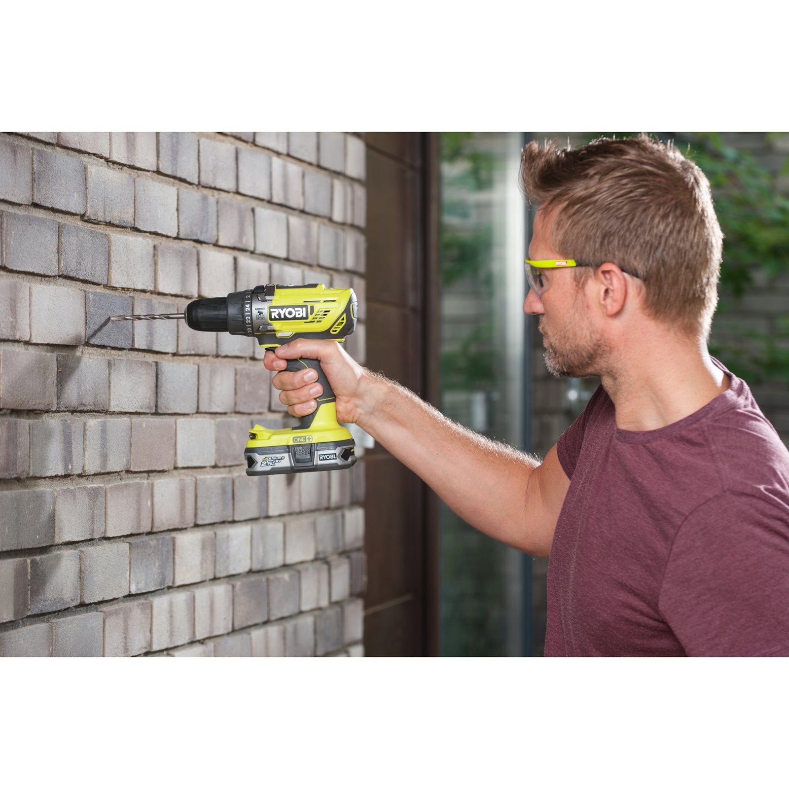 Mașină de găurit cu percuție 18V ONE+ (4.0Ah + 2.0Ah) Ryobi R18PD3-242S - in utilizare 5