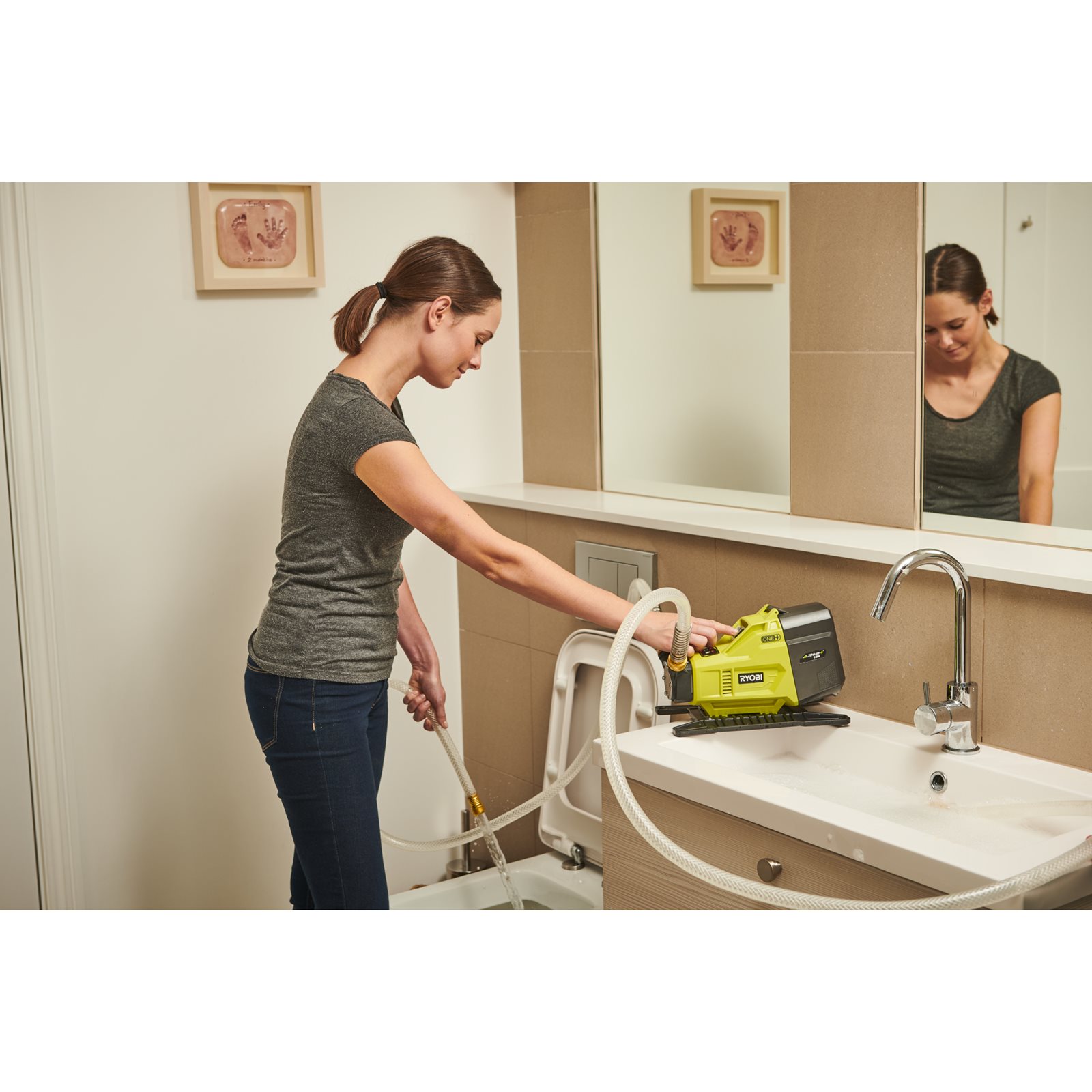 Pompă transfer apă 18V ONE+ Ryobi R18TP-0 - in utilizare 2