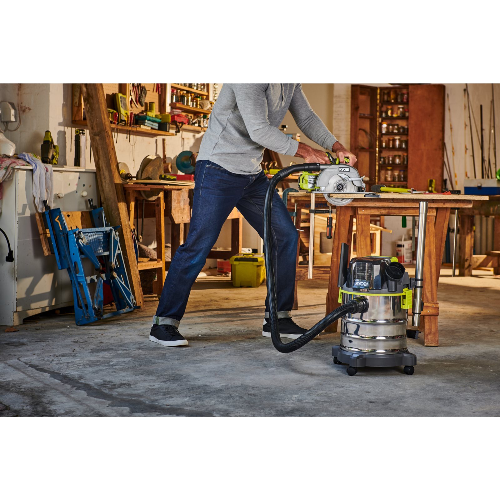 Aspirator umed/uscat 18V ONE+ Ryobi R18WDV-0 - in utilizare 3