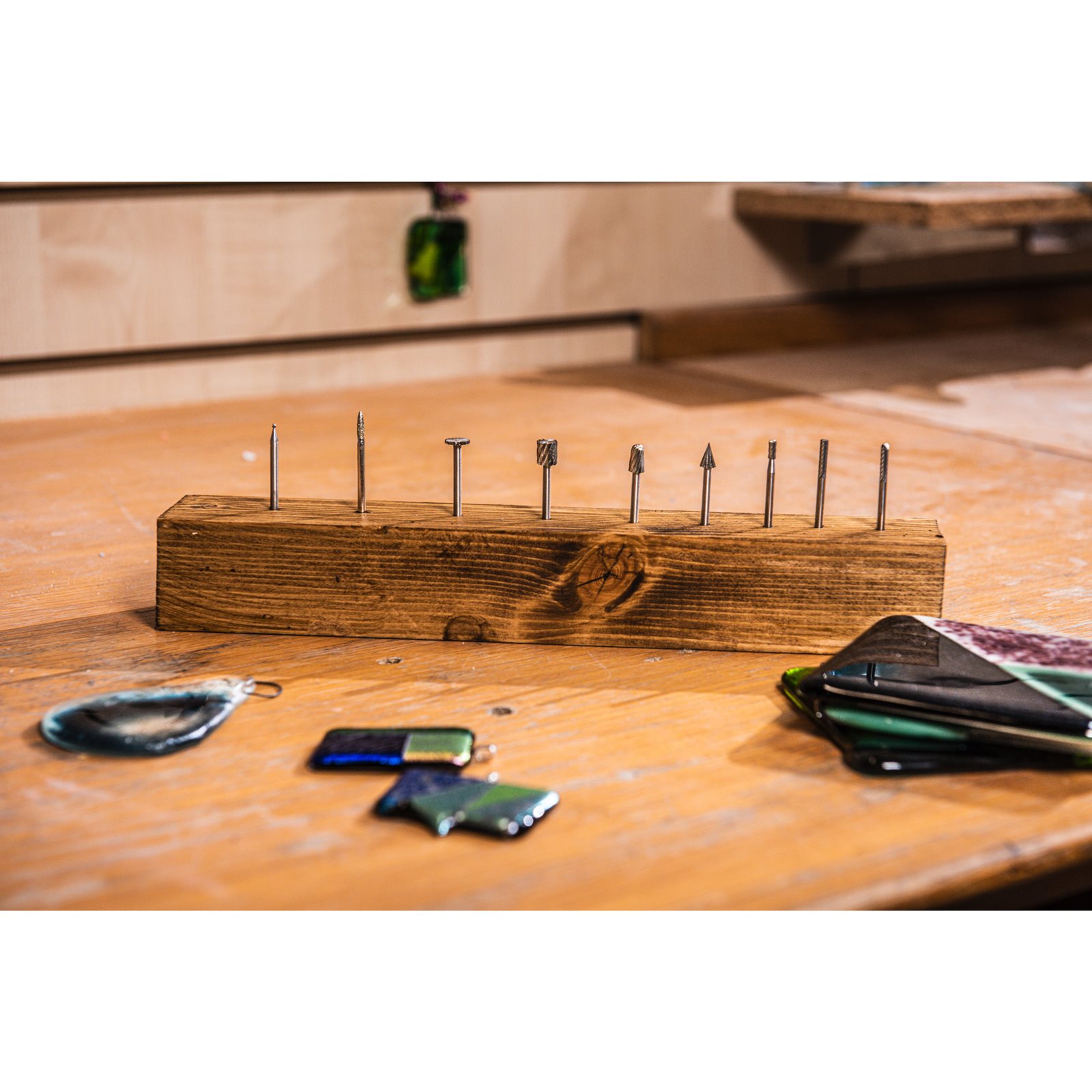 Freză în formă de con de 6,35 mm Ryobi RAR105 - in utilizare 2