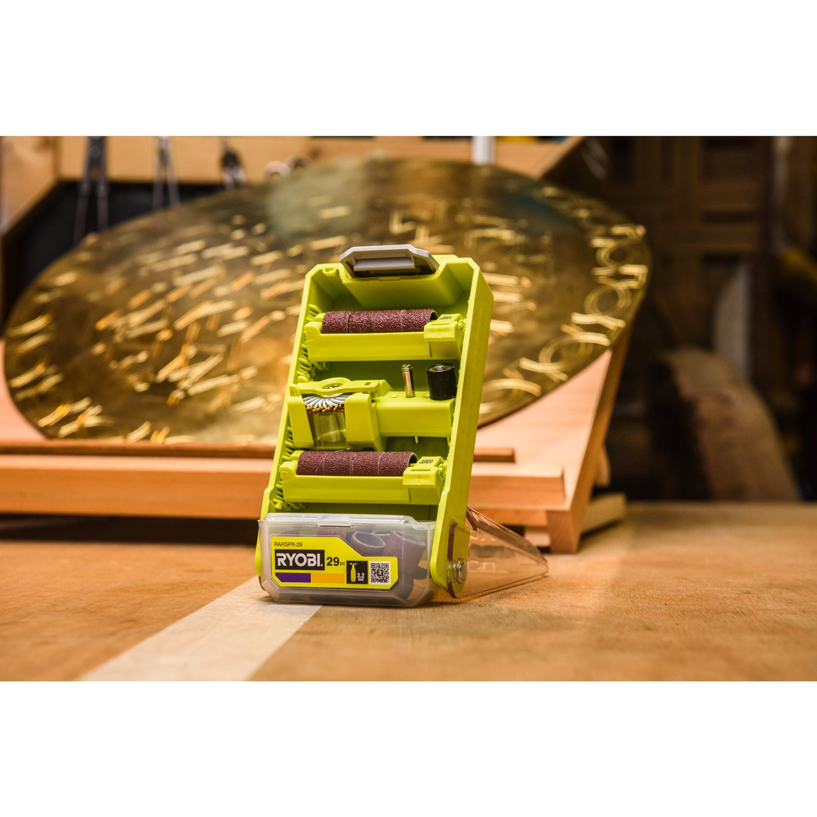 Set accesorii de șlefuire și lustruire 29 piese Ryobi RARSPK-29 - in utilizare 1