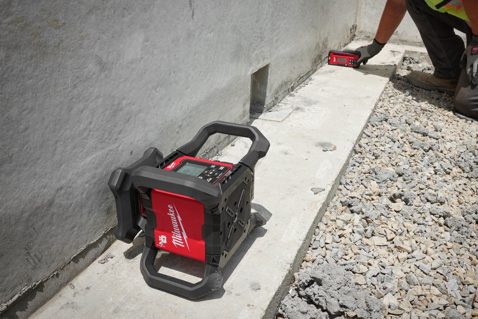 Detector 1200 m nivelă laser rotativă Milwaukee RD1200 - in utilizare 3