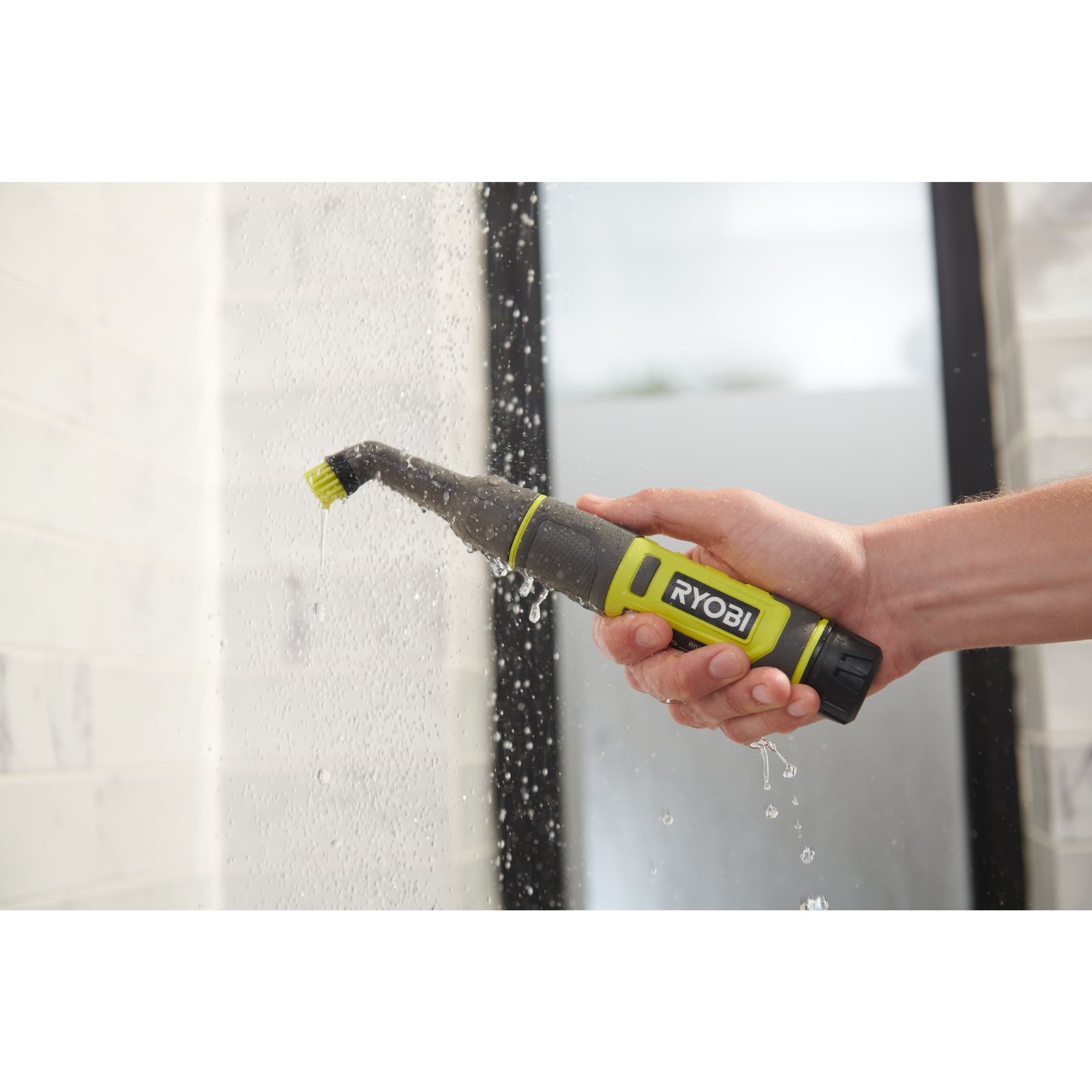 Perii pentru curățat Ryobi RDS4-0 - in utilizare 4